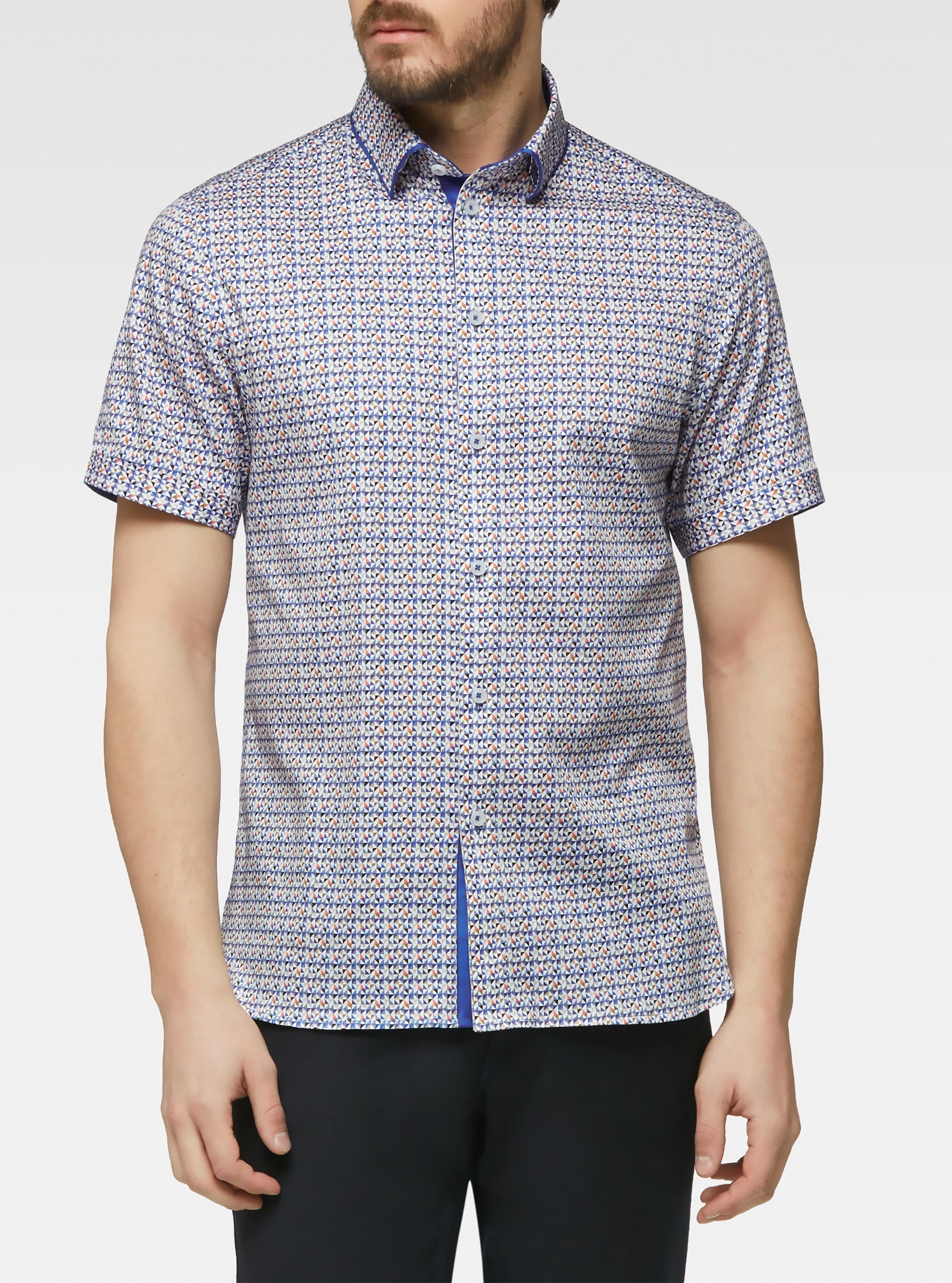Modern triangle print short sleeve shirt