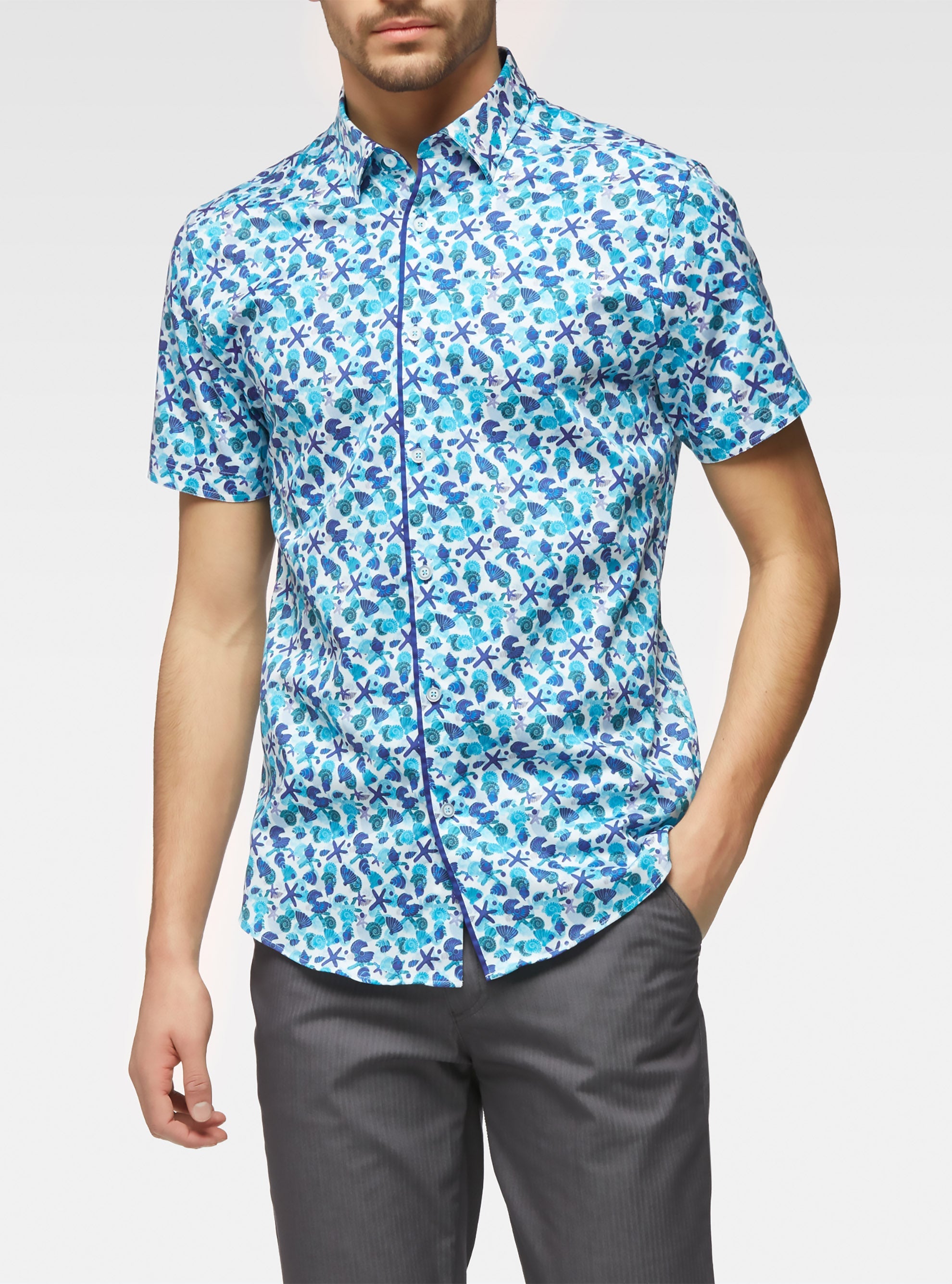 Short-sleeved seashell shirt