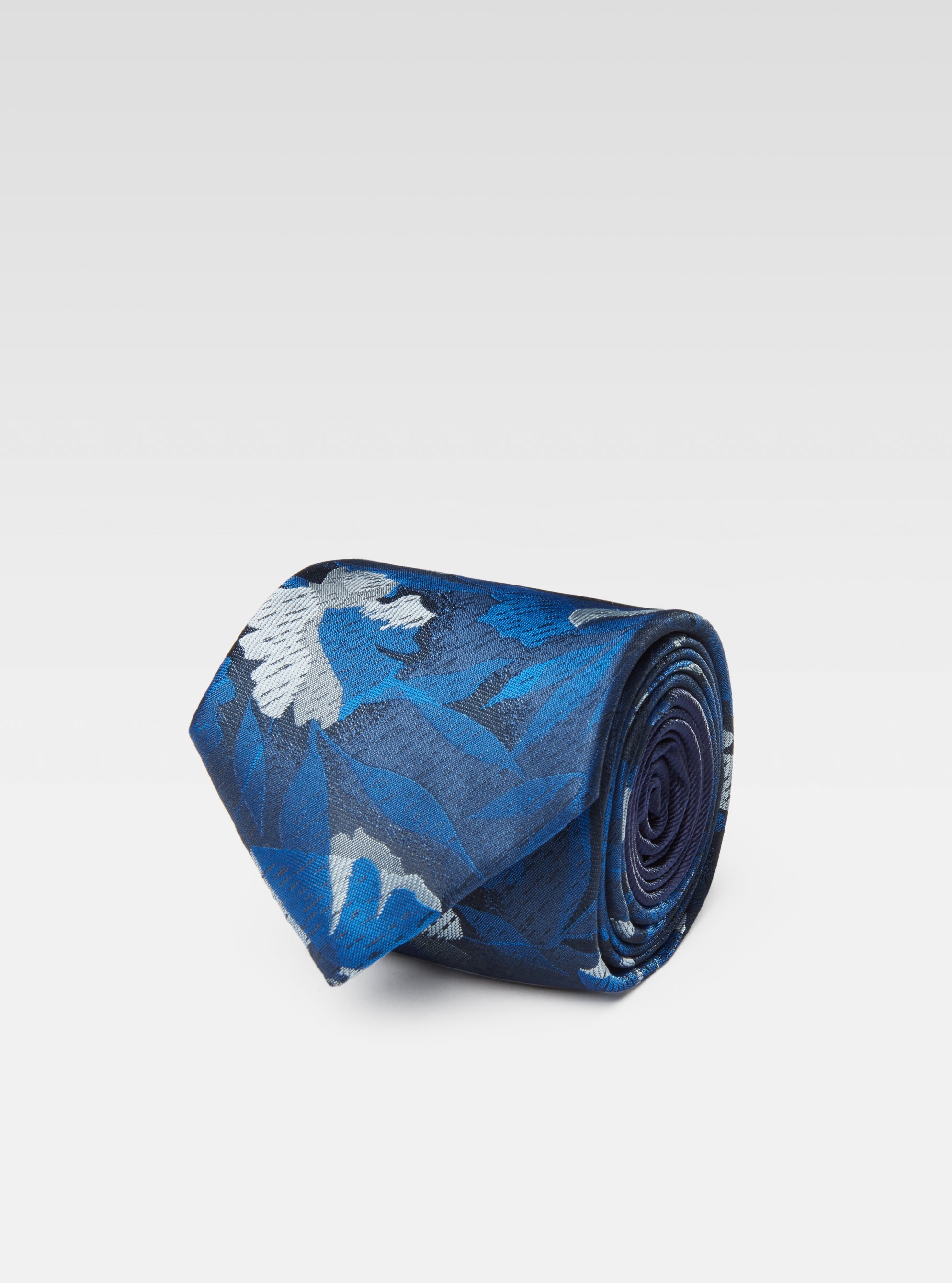Blue floral tie